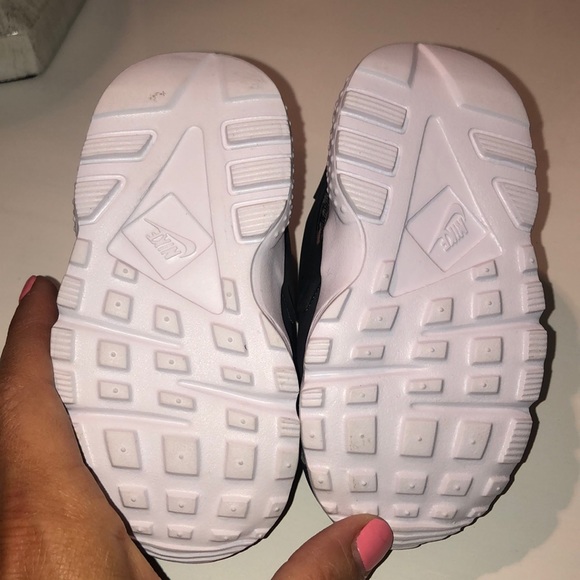 Toddler grey & pink Nike Huarache - Picture 5 of 6